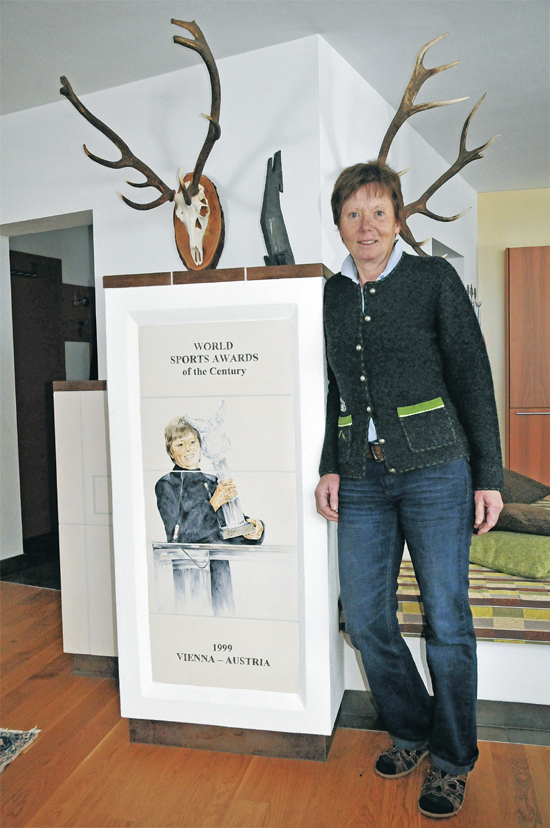 Ski-Legende hautnah: Annemarie Moser-Pröll empfing erstmals Journalisten im eigenen Haus. (Foto: Hans Jörg Nagel)